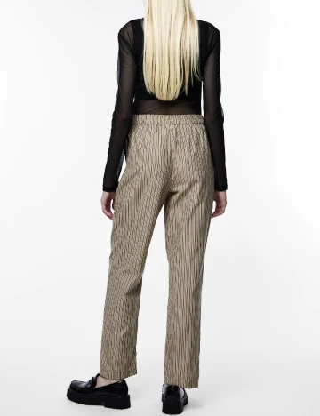 Pantaloni Pieces, maro Maro