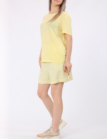
						Tricou Vero Moda, galben