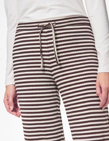 Pantaloni Pieces, alb/visiniu Rosu
