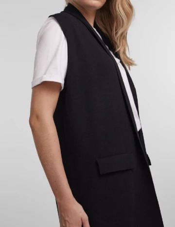 Vesta Pieces, negru