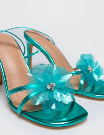 Sandale PRETTYLITTLETHING, turcoaz Albastru
