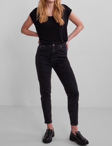 
						Tricou Pieces, negru