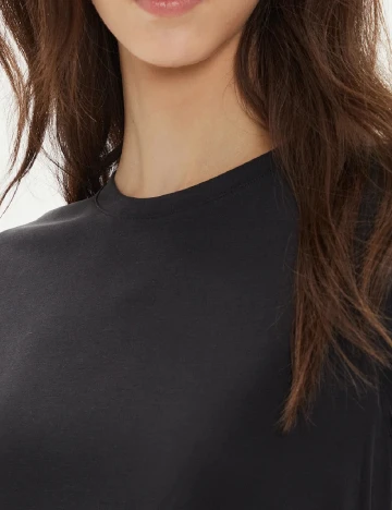 Tricou Pieces, negru