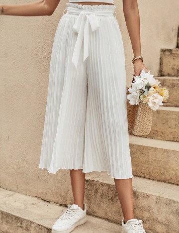
						Pantaloni trei sferturi SHEIN, alb