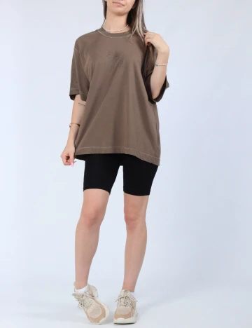 Tricou Only, maro