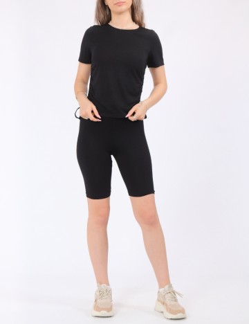 
						Tricou Pieces, negru