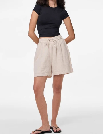 Pantaloni scurti Vero Moda, bej