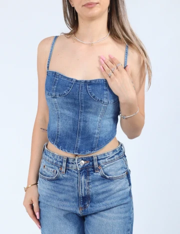Top PRETTYLITTLETHING, albastru Albastru