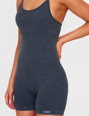 Salopeta PRETTYLITTLETHING, gri