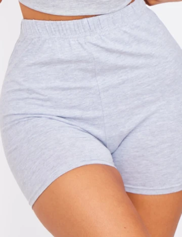 Pantaloni scurti PRETTYLITTLETHING, gri