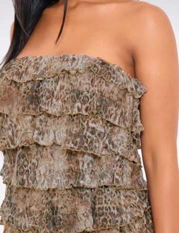Salopeta PRETTYLITTLETHING, maro