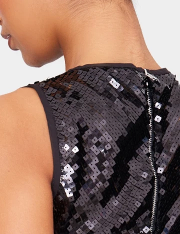 Top PRETTYLITTLETHING, negru Negru