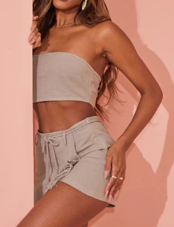 Top PRETTYLITTLETHING, bej