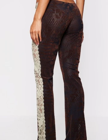 Pantaloni PRETTYLITTLETHING, maro