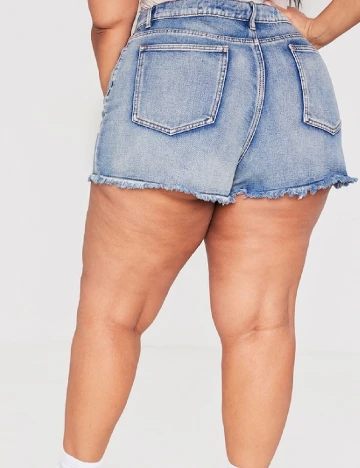 Pantaloni scurti PRETTYLITTLETHING Plus Size, albastru Albastru