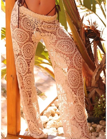 Pantaloni de plaja PRETTYLITTLETHING, crem
