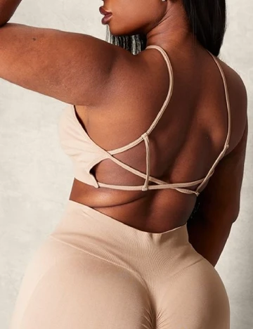 Bustiera PRETTYLITTLETHING, crem Crem