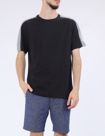 
						Tricou American Eagle, negru