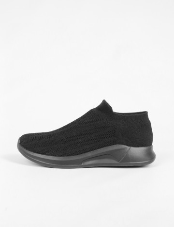 
						Adidasi SHEIN, negru