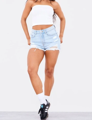 Pantaloni scurti PRETTYLITTLETHING, albastru
