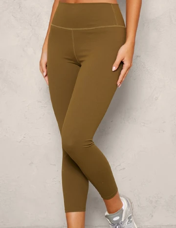 Colanti PRETTYLITTLETHING, kaki