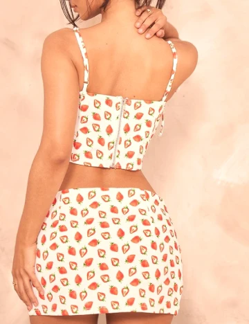 Top PRETTYLITTLETHING, alb Alb