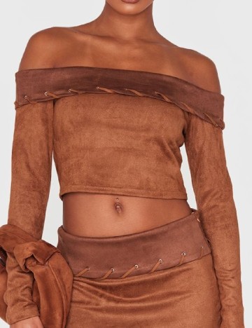 
						Top PRETTYLITTLETHING, maro