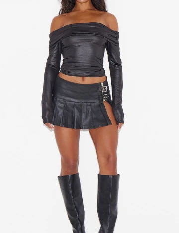 Top PRETTYLITTLETHING, negru Negru