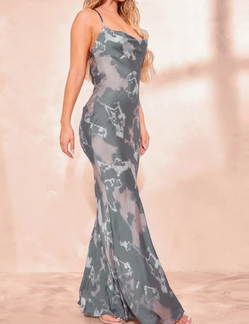 Rochie lunga PRETTYLITTLETHING, gri
