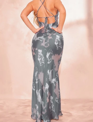 Rochie lunga PRETTYLITTLETHING, gri