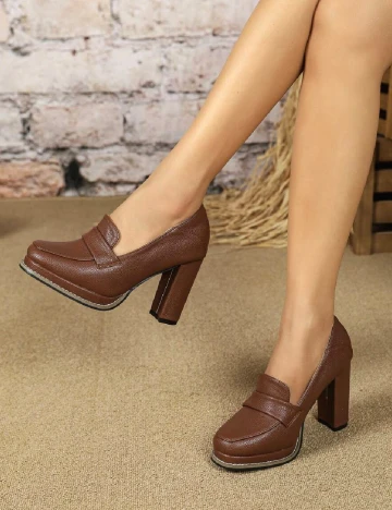 Pantofi SHEIN, maro