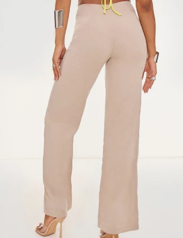 Pantaloni PRETTYLITTLETHING, bej