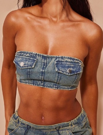 
						Top PRETTYLITTLETHING, albastru