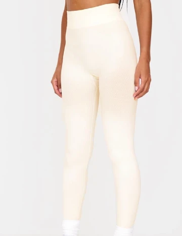 Colanti PRETTYLITTLETHING, ecru