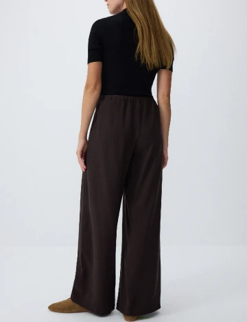 Pantaloni Reserved, maro