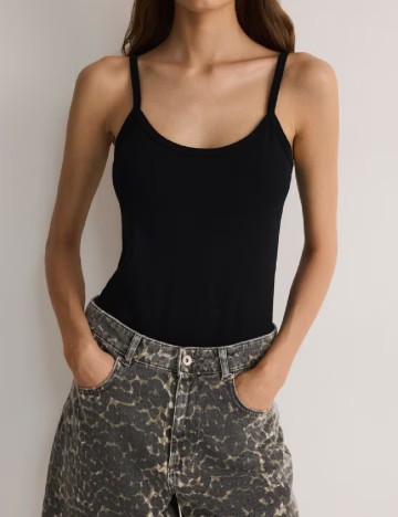
						Body Reserved, negru