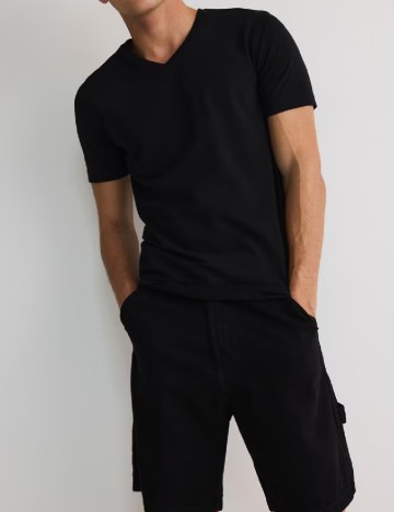 
						Tricou Reserved, negru