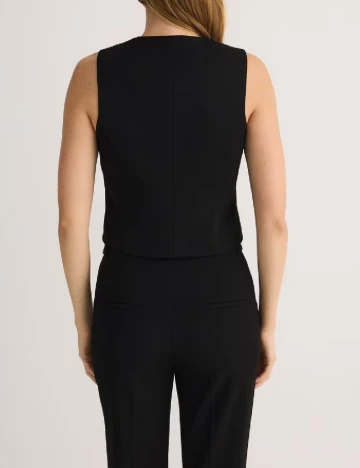 Vesta Reserved, negru