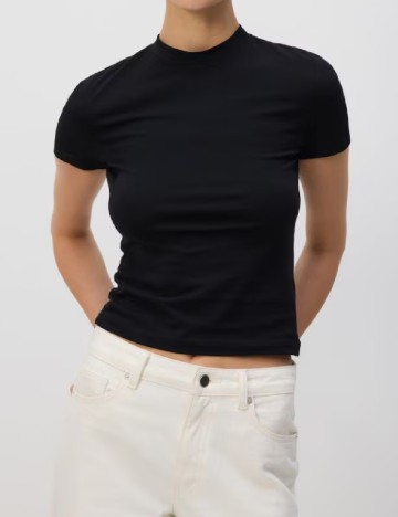 
						Tricou Reserved, negru