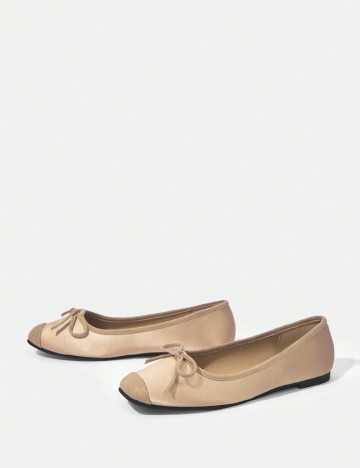 
						Balerini SHEIN, crem