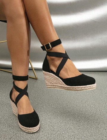 
						Sandale SHEIN, negru