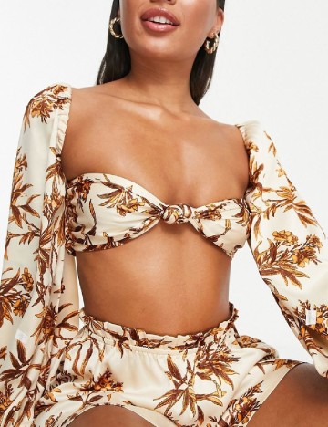 
						Top ASOS, crem