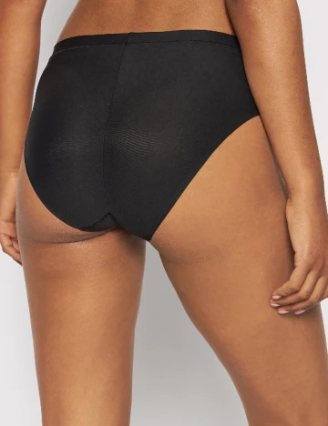 Chilot Triumph, negru