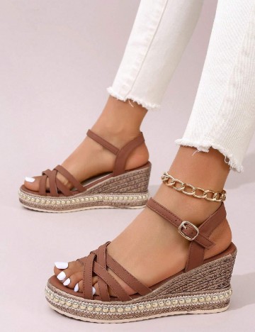 
						Sandale SHEIN, maro
