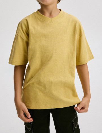 
						Tricou Reserved, galben