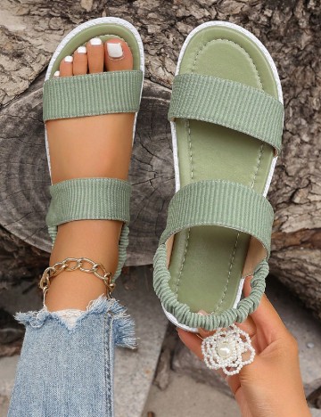 
						Sandale SHEIN, verde