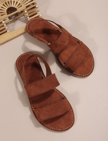 
						Sandale SHEIN, maro