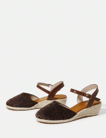 Sandale SHEIN, maro