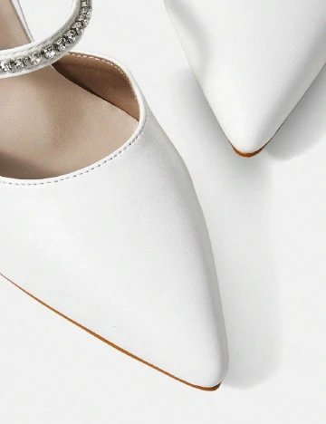 Pantofi SHEIN, alb