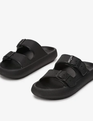 Slapi SHEIN, negru